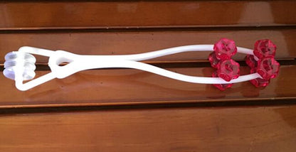 The lumassager the magic cat's thin face and legs massage themassager